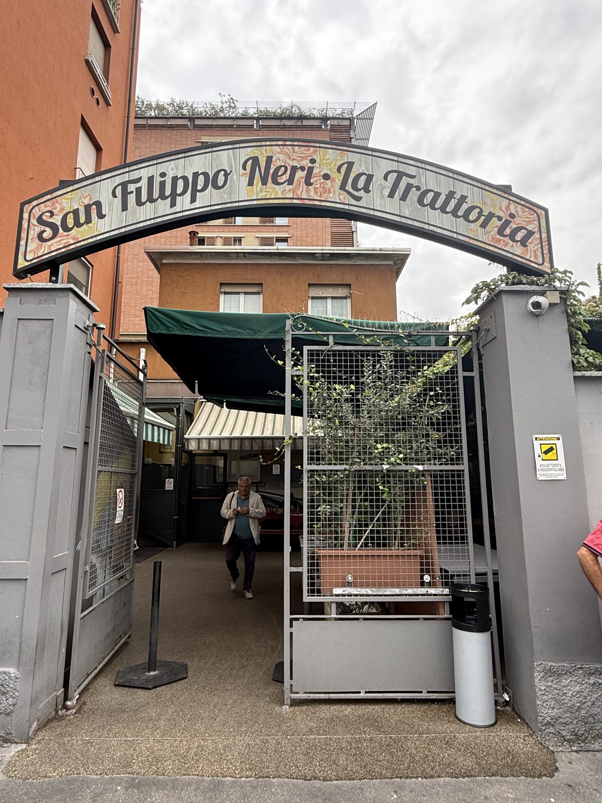 Trattoria San Filippo Neri, dove mangiare la vera cucina milanese terminando tra amaro e gin di qualità